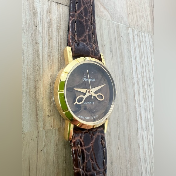 Vintage Ronica ladies gold tone brown scissor watch NEW BATTERY - Picture 9 of 11